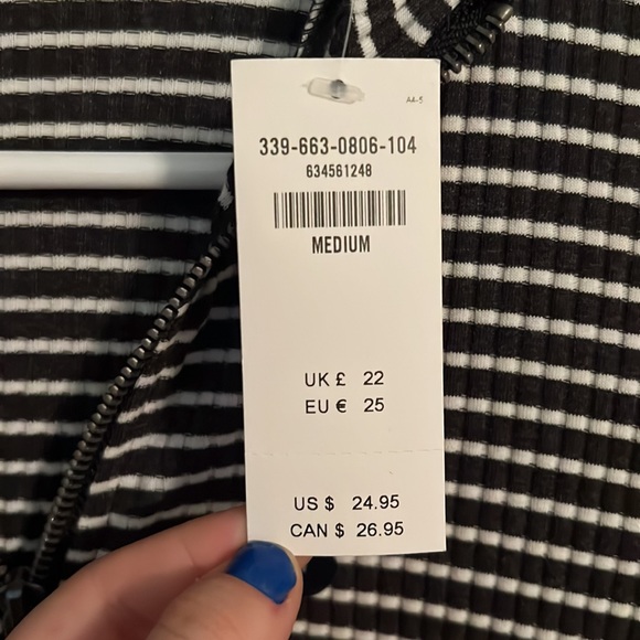 Hollister quarter zip crop top - Picture 3 of 3